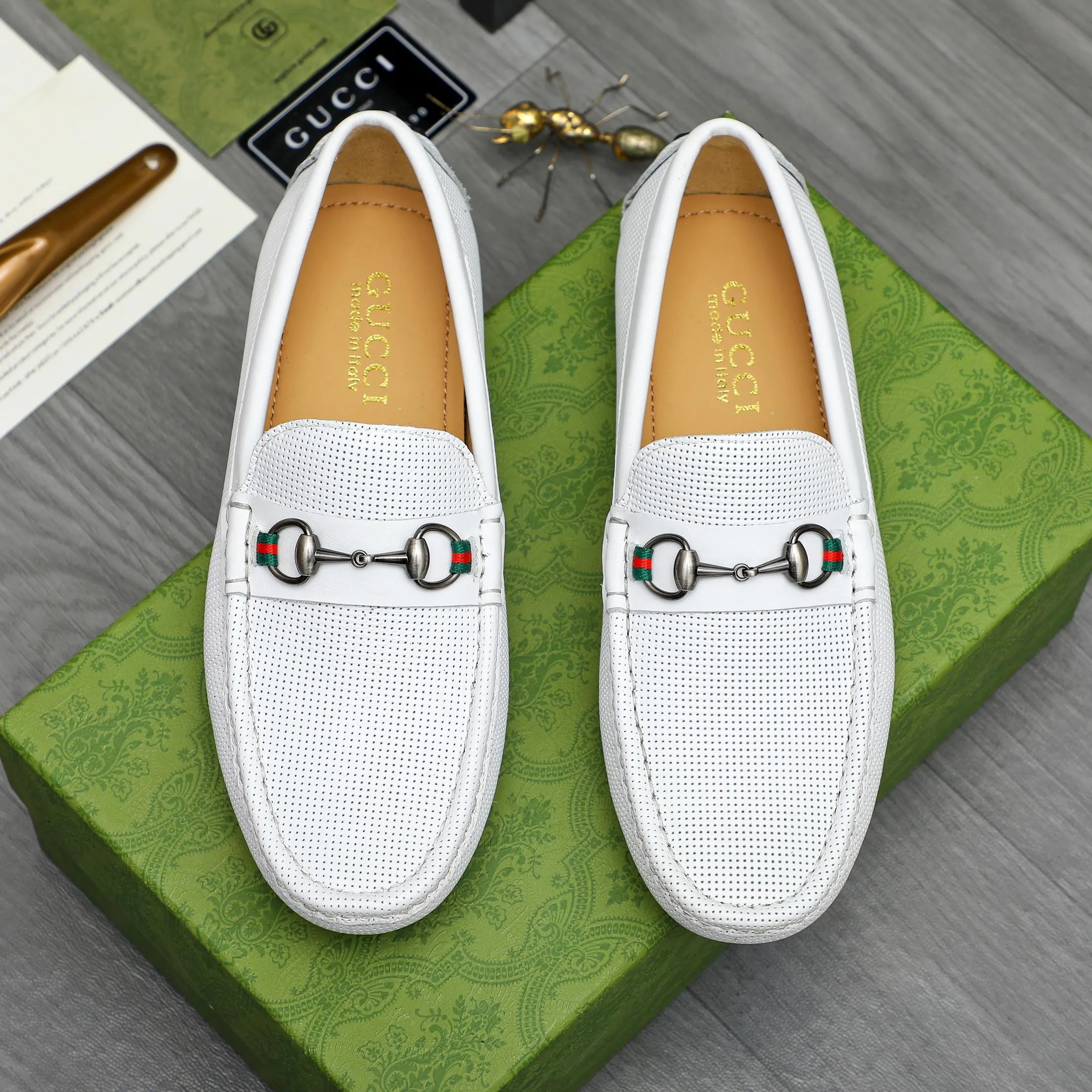 Men's shoes 💰p420 Product trademark: GUCCI (Gucci) casual slip-on men's shoes Regular size: 38-44 Product materials: Selected hollow cowhide upper, sheepskin lining, rubber outsole